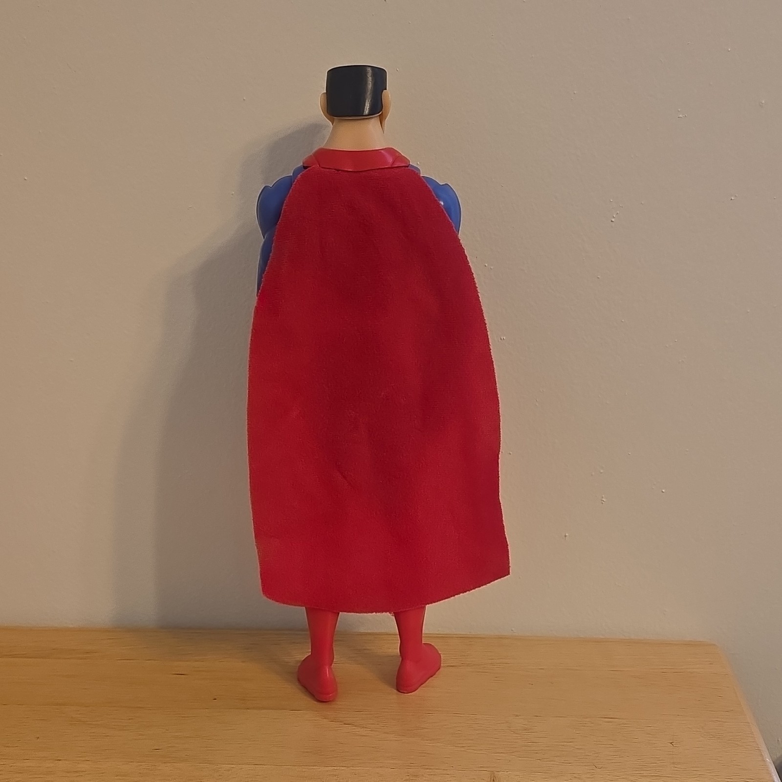 Mattel DC Comics Superman Action Figure w/ Cloth Cape Plastic/Fabric 2016