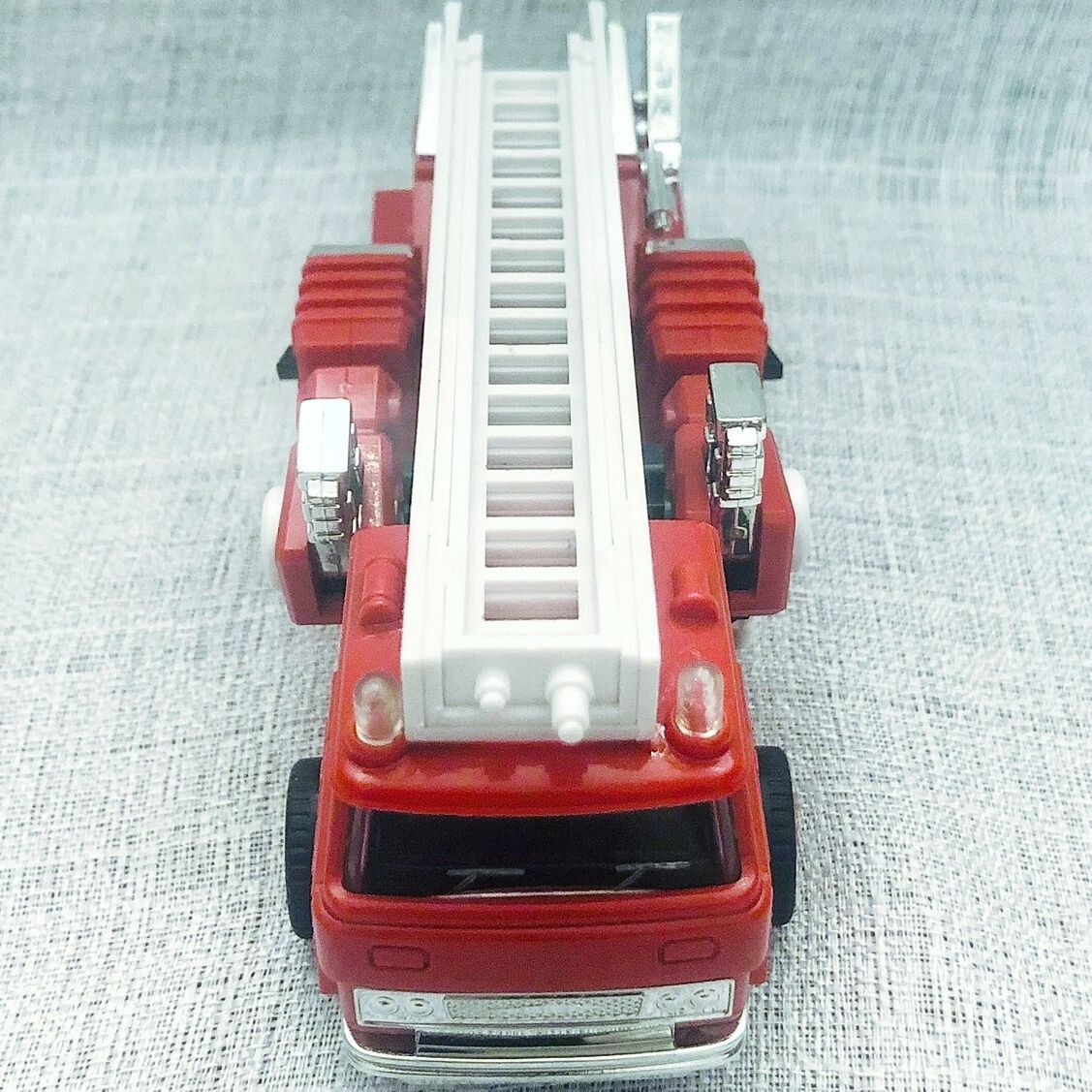Limited edition.G1 replica fire engine model boxed toy