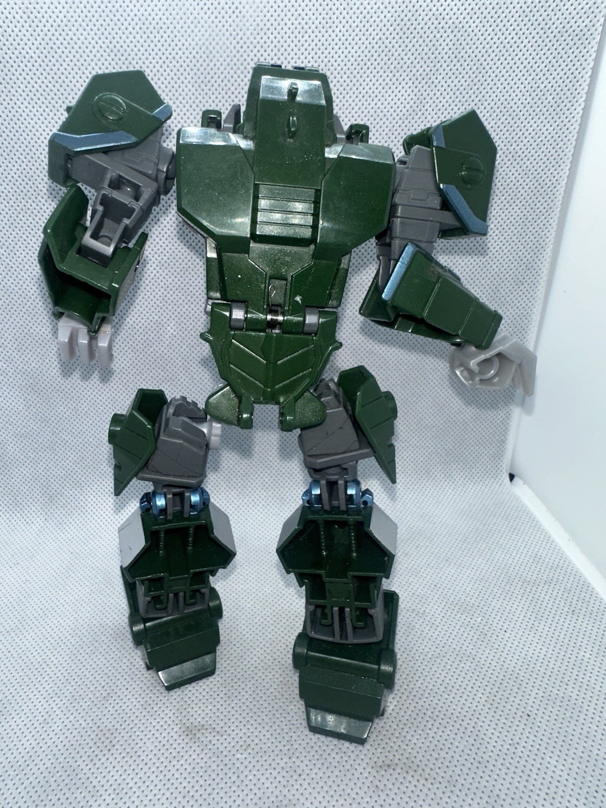 Transformers Cyberverse Energon Armor Autobot Thunderhowl 6 1/2”Action Figure