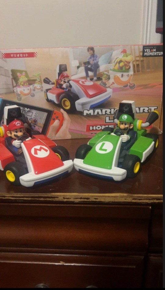 Nintendo Mario Kart Set w/ Mario & Luigi Figures & Kart Cars,READ DESCRIPTION