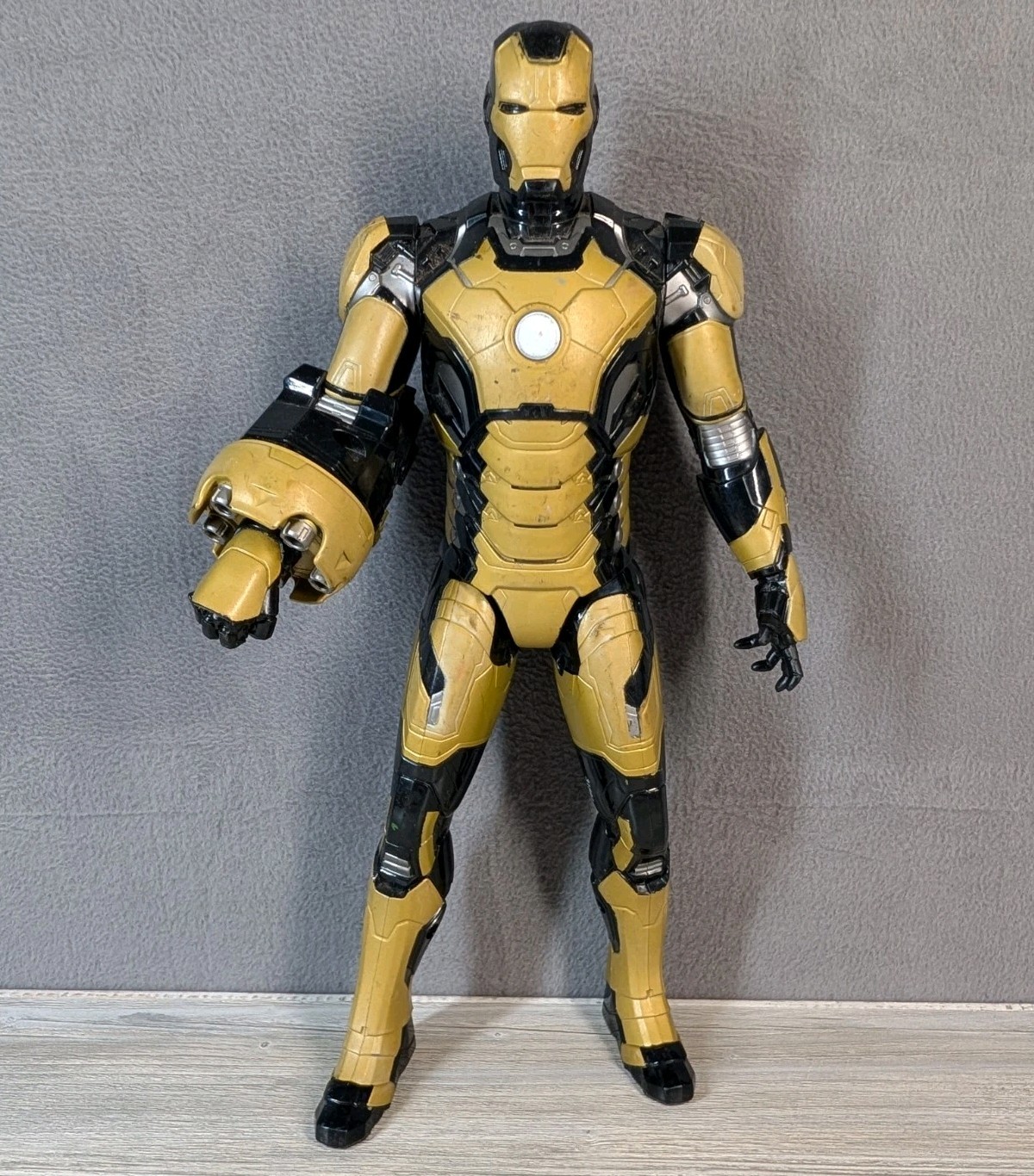 Marvel Iron Man 3 Titan Hero Series Gold Black Hasbro Action Figure Toy 15in