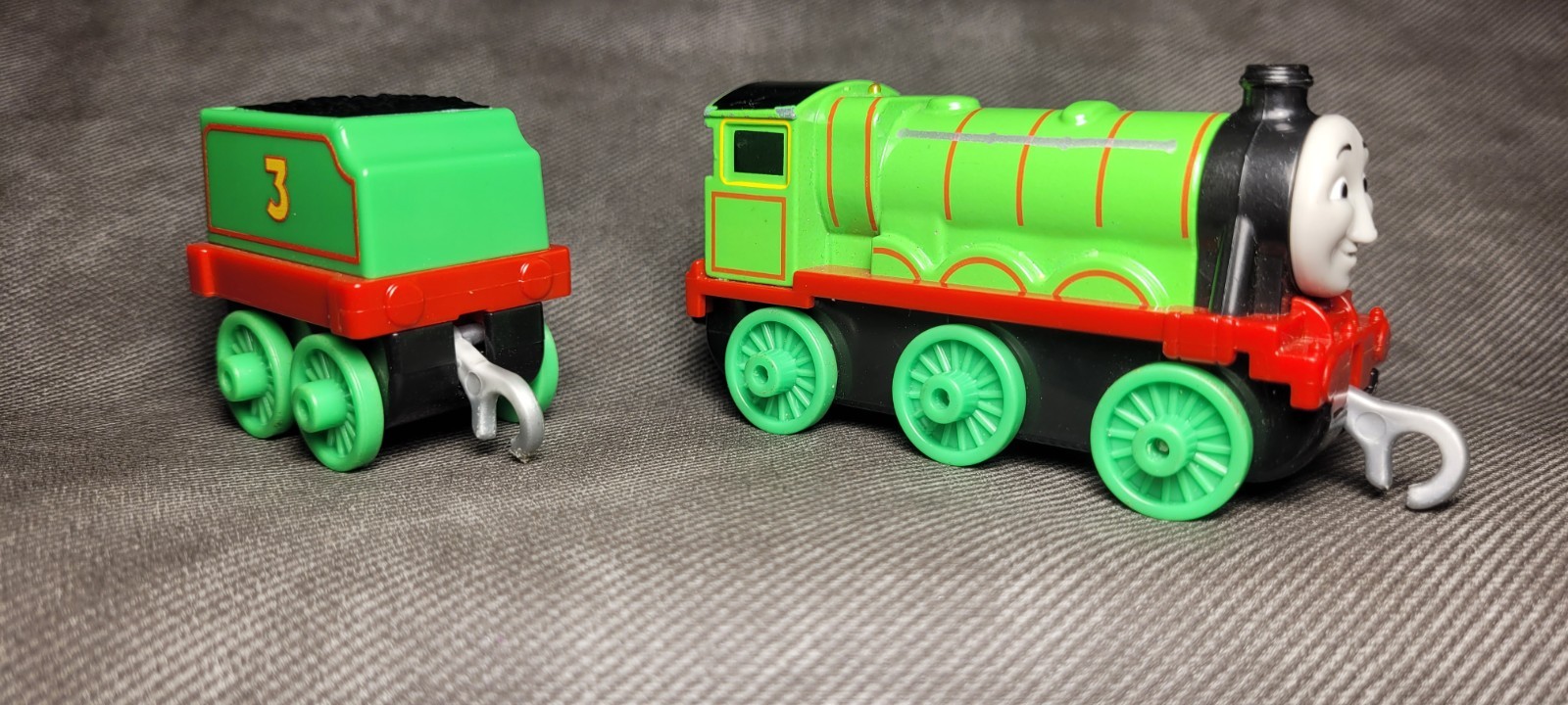 Thomas and Friends Henry the Engine No. 3 with tender diecast