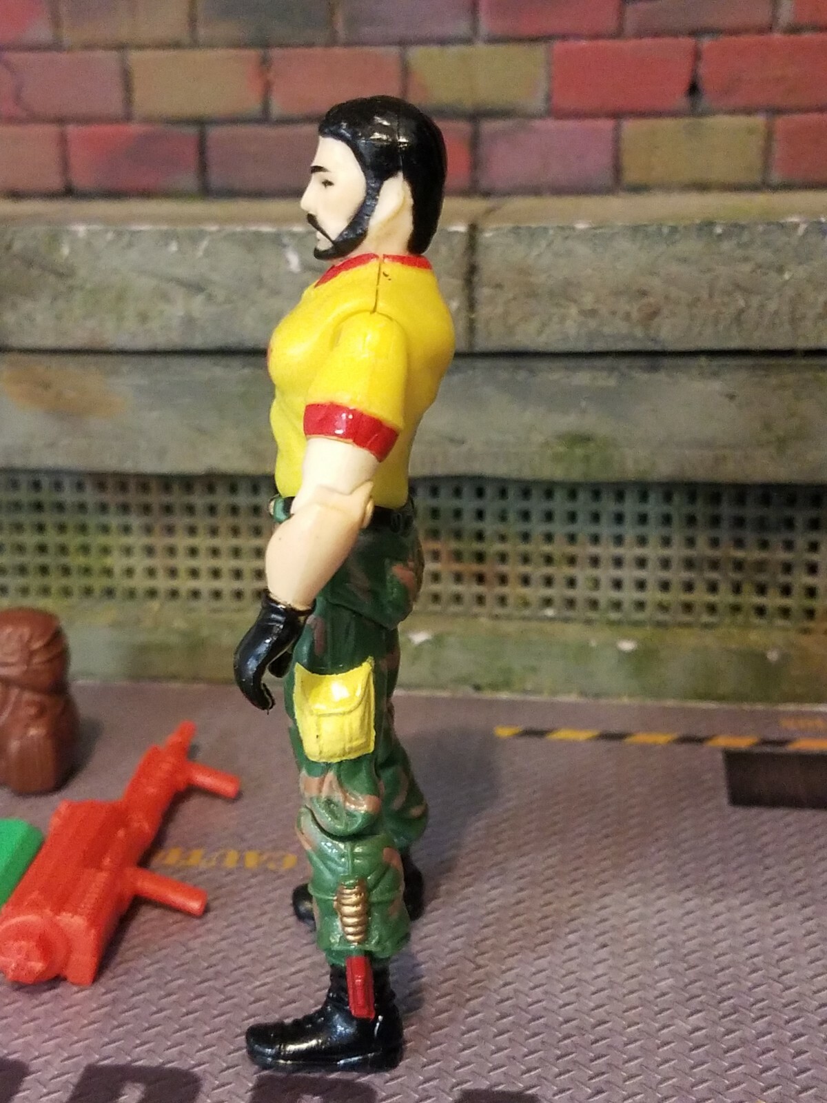 GI JOE ~ BIG BRAWLER ~ FUNSKOOL VARIANT ~ 100% COMPLETE with STAND & FILE CARD