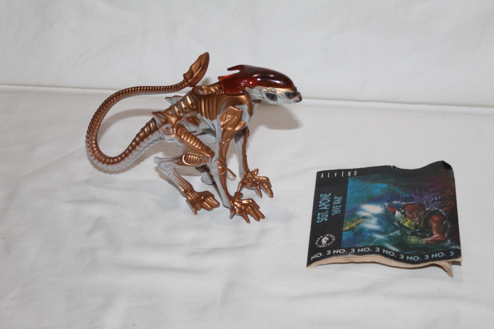 Vintage 1993 Kenner Panther Alien Xenomorph Action Figure 7&Prime; With Comic