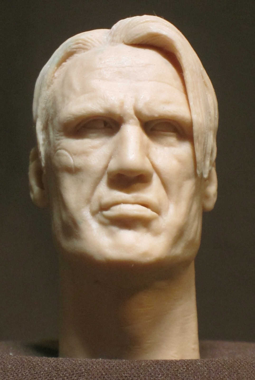 V-53 DOLPH LUNDGREN « EXPENDABLES » RESIN UNPAINTED HEAD SCULPT 1/6 scale.