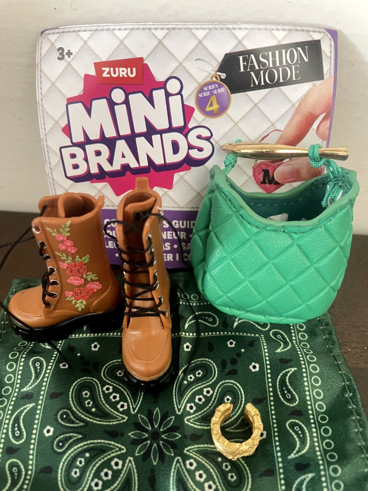 zuru Mini Brands Mini Fashion Series 4 Flower Boot set