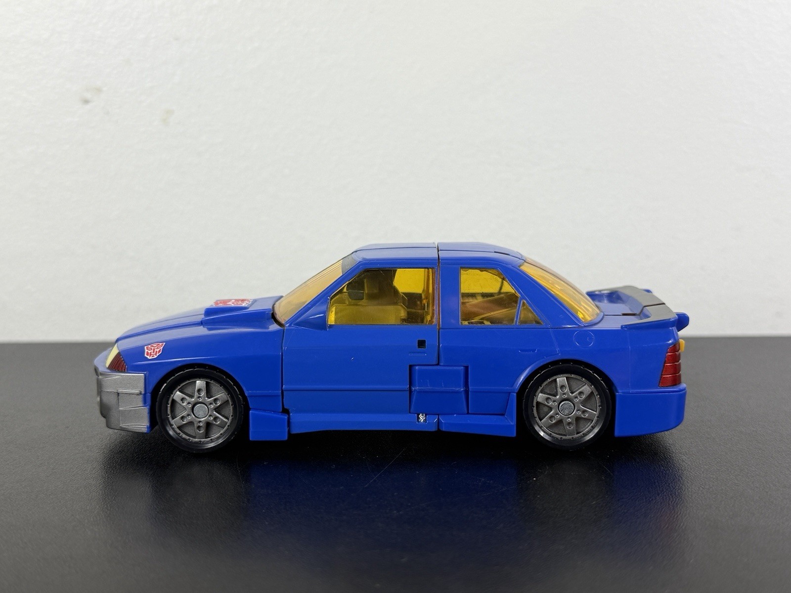 Transformers Armada Super-Con Class Sideswipe with Nightbeat Figure – Complete