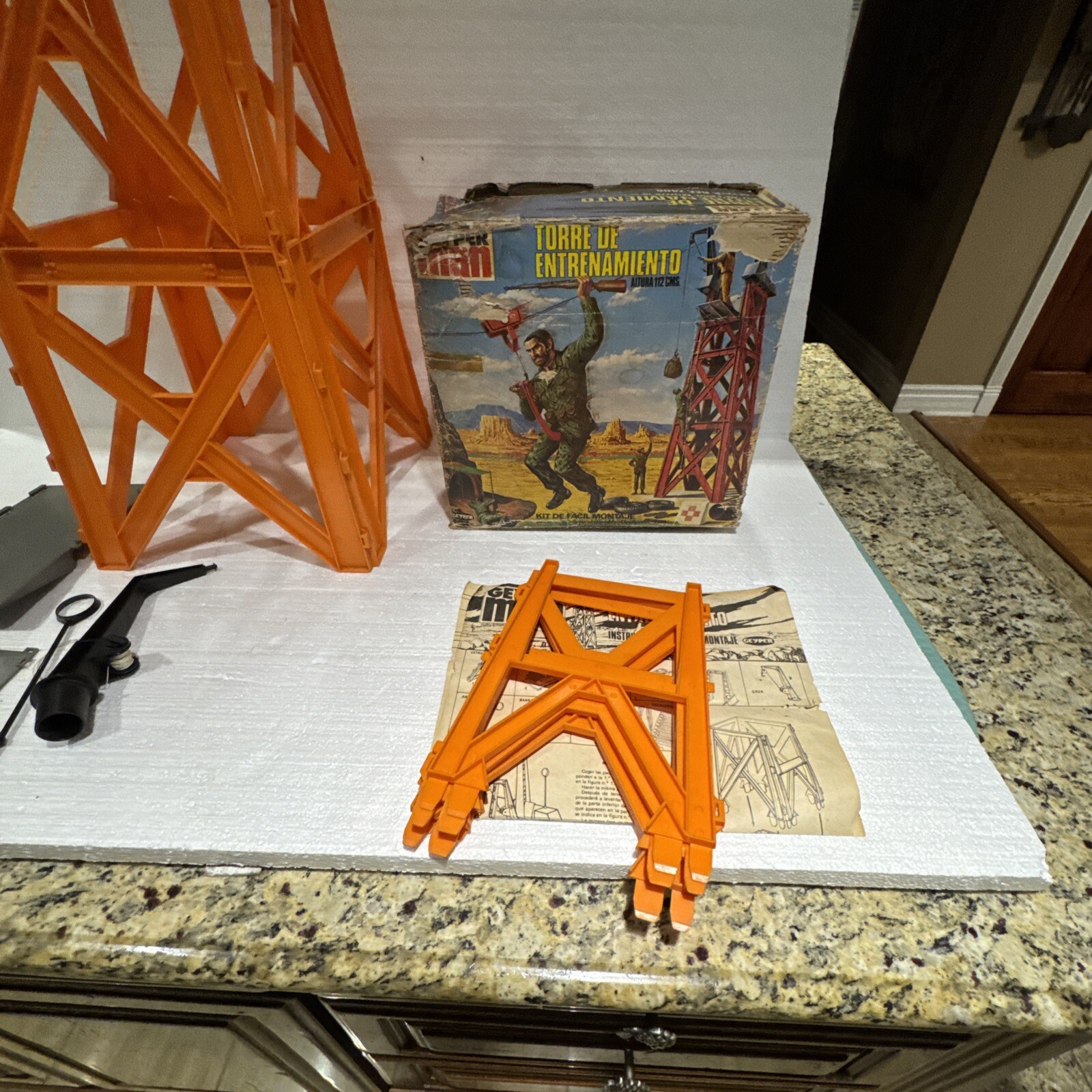 Geyper Man ACTION MAN TRAINING TOWER Spanish Version MANUAL, Not Complete