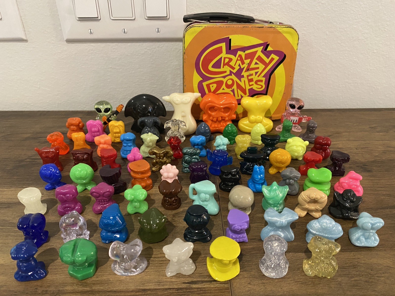 Gogo Crazy Bones Lot Of 76 Figures