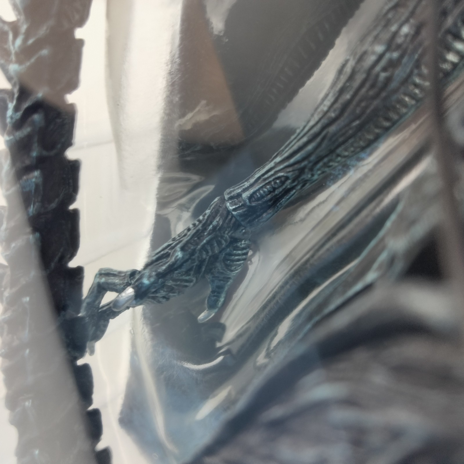 NECA AVP Alien vs Predator Grid Alien 12&Prime; 1:12 Series 7 Toy Action Figure – BNIB
