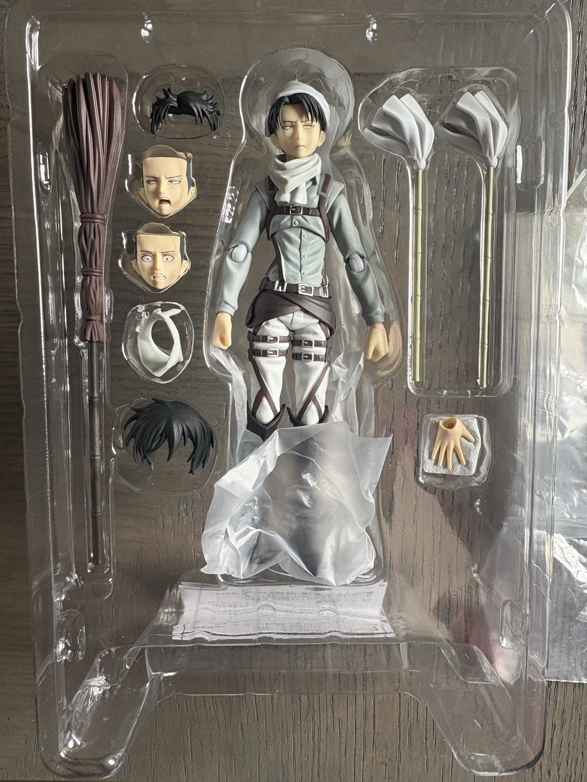 figma Attack on Titan Levi Cleaning ver. Action Figure EX-020 Max Factory