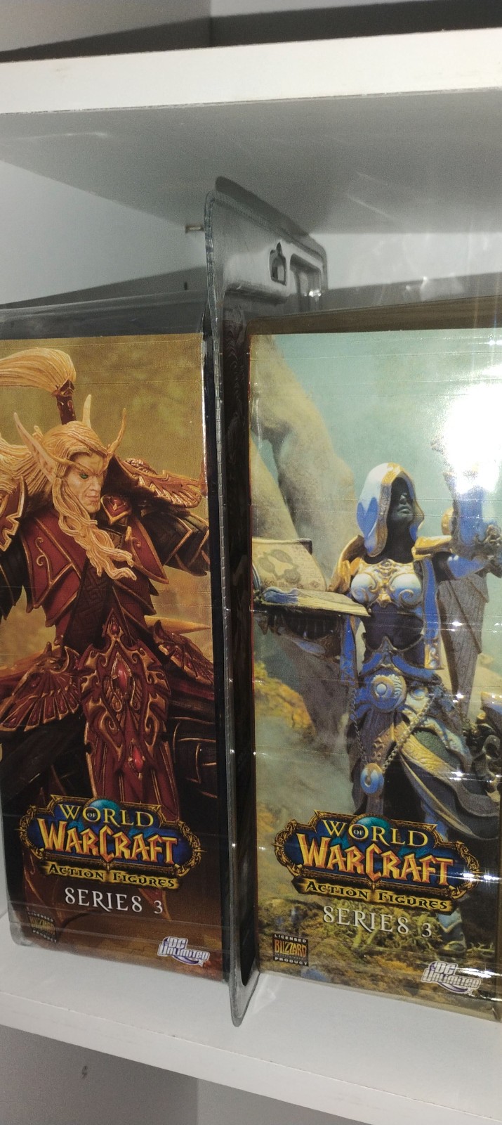 World of Warcraft – Blood Elf Male Paladin + Human Priestess DC Unlimited Figure