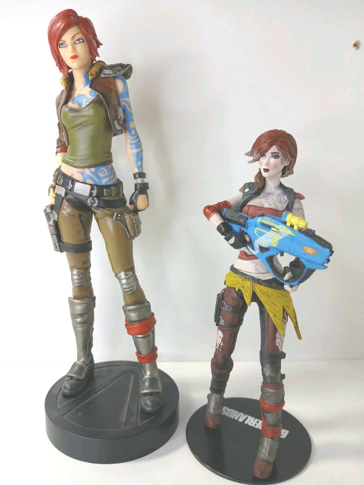 Borderlands Lilith Siren 8.6&Prime; Statue Figure & McFarlane Lilith 6&Prime; Action Figure