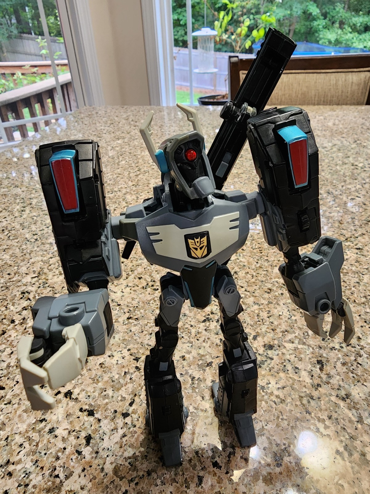 Hasbro Transformers Animated Voyager – Shockwave Action Figure