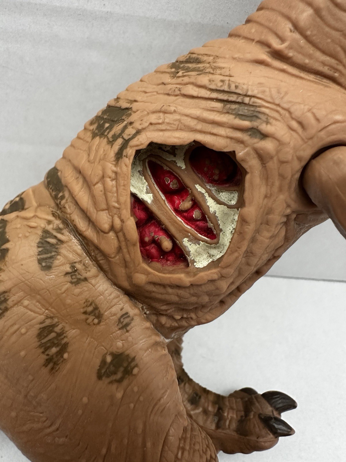 Vintage 1993 Jurassic Park Young T-Rex w/ Dino Damage Wound Piece JP06 Kenner