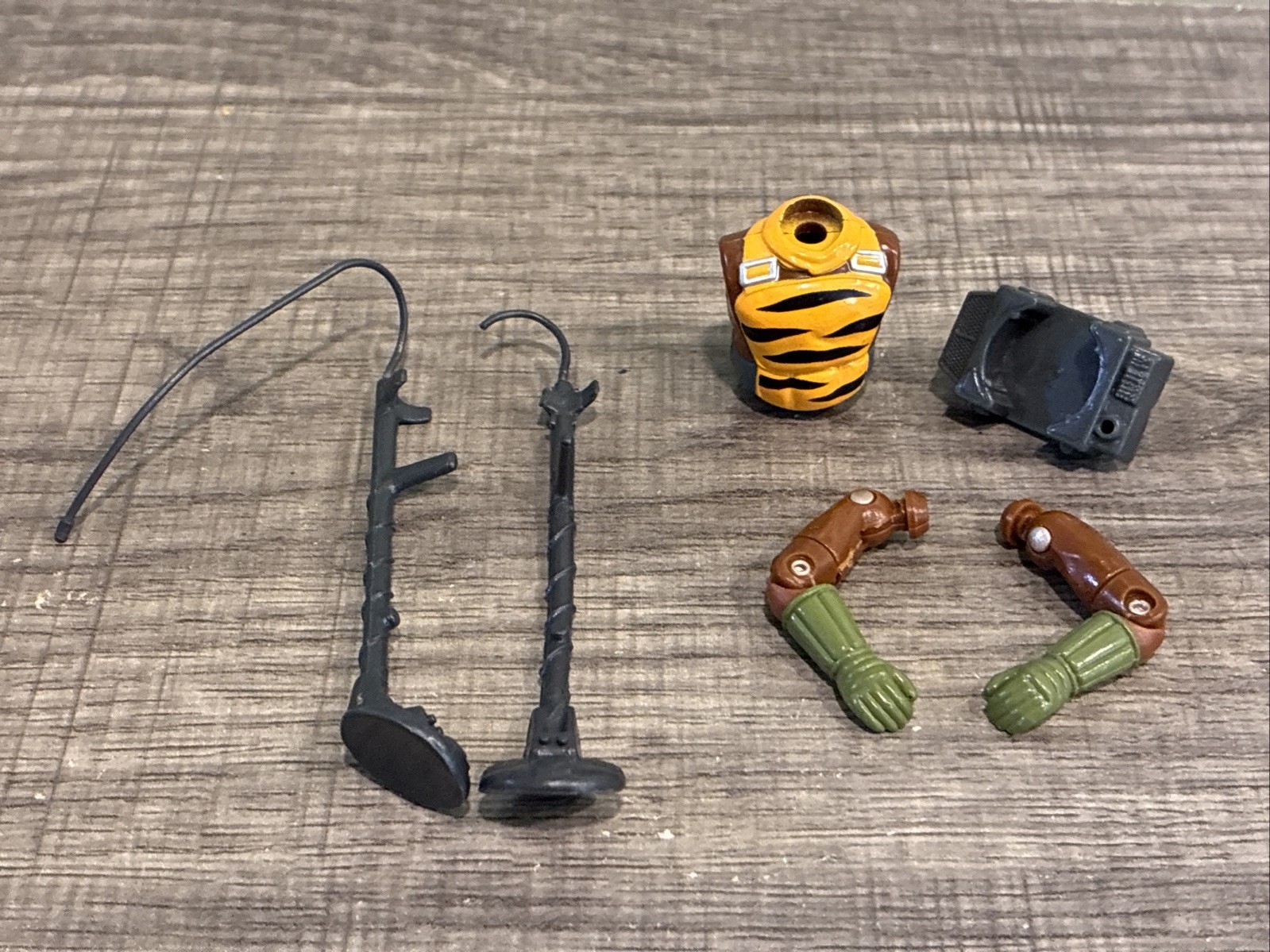 GI Joe Tiger Force Tripwire Accessories (Metal detectors) and Body Parts