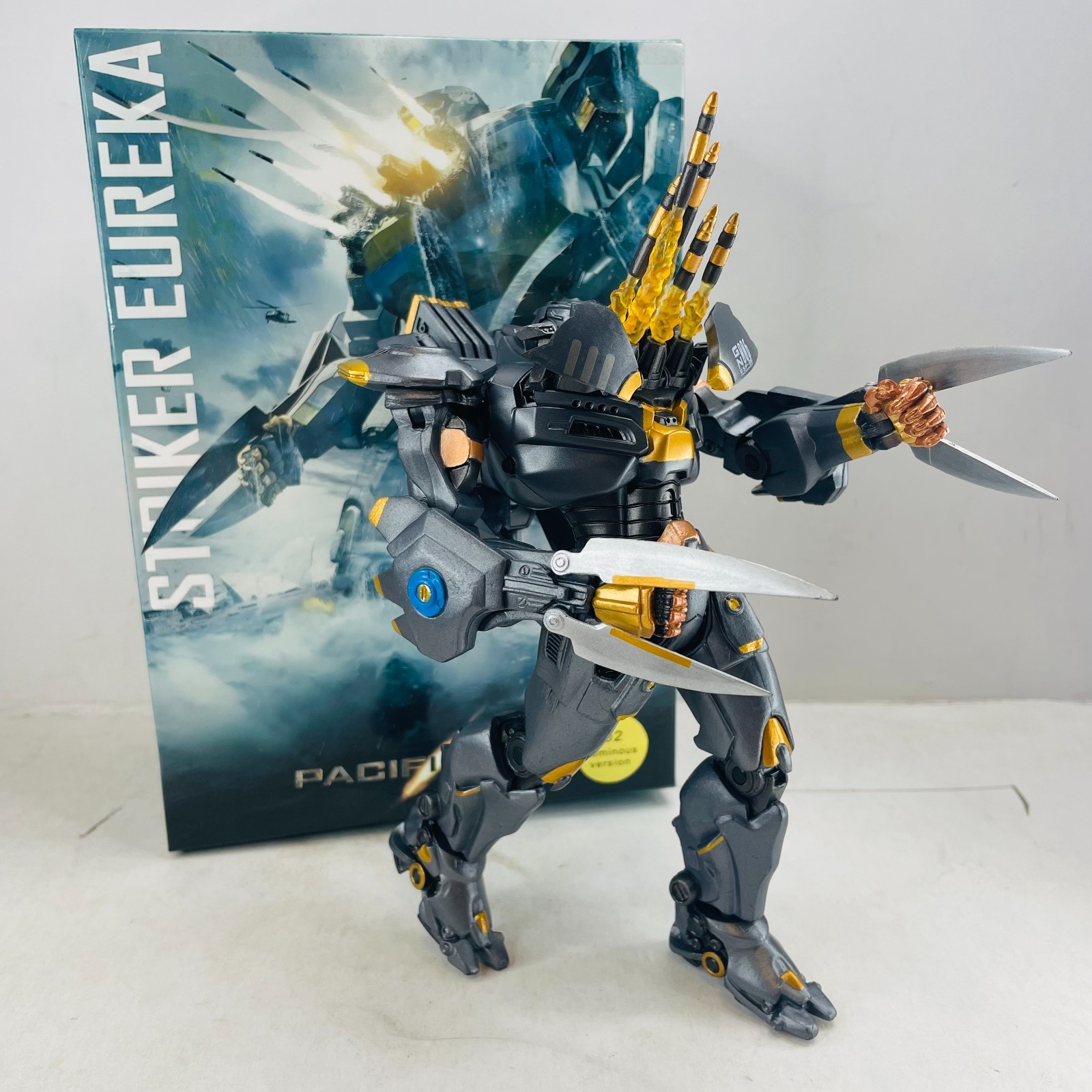 Crimson Typhoon Jaeger 7&Prime; Movable Action Figure Toy Statue Pacific Rim Gift Box