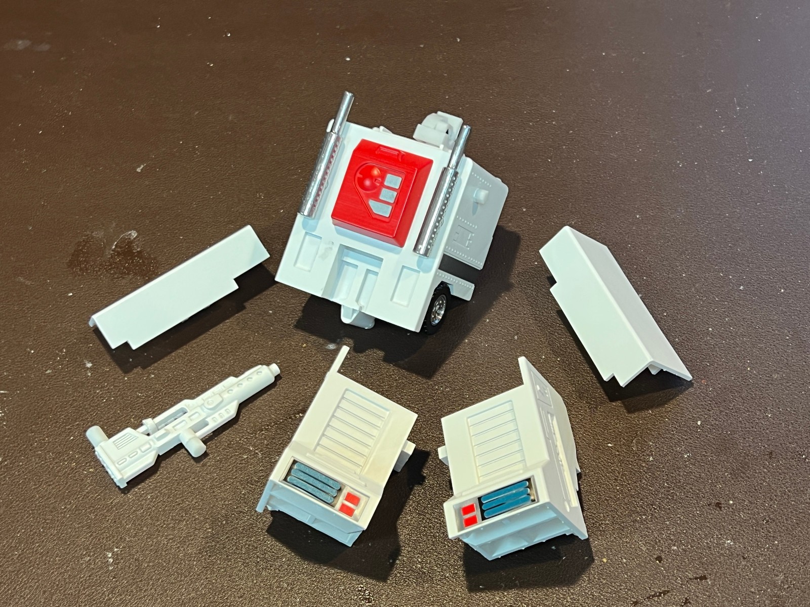 Custom 3D printed filler upgrade kit for Missing Link Ultra Magnus