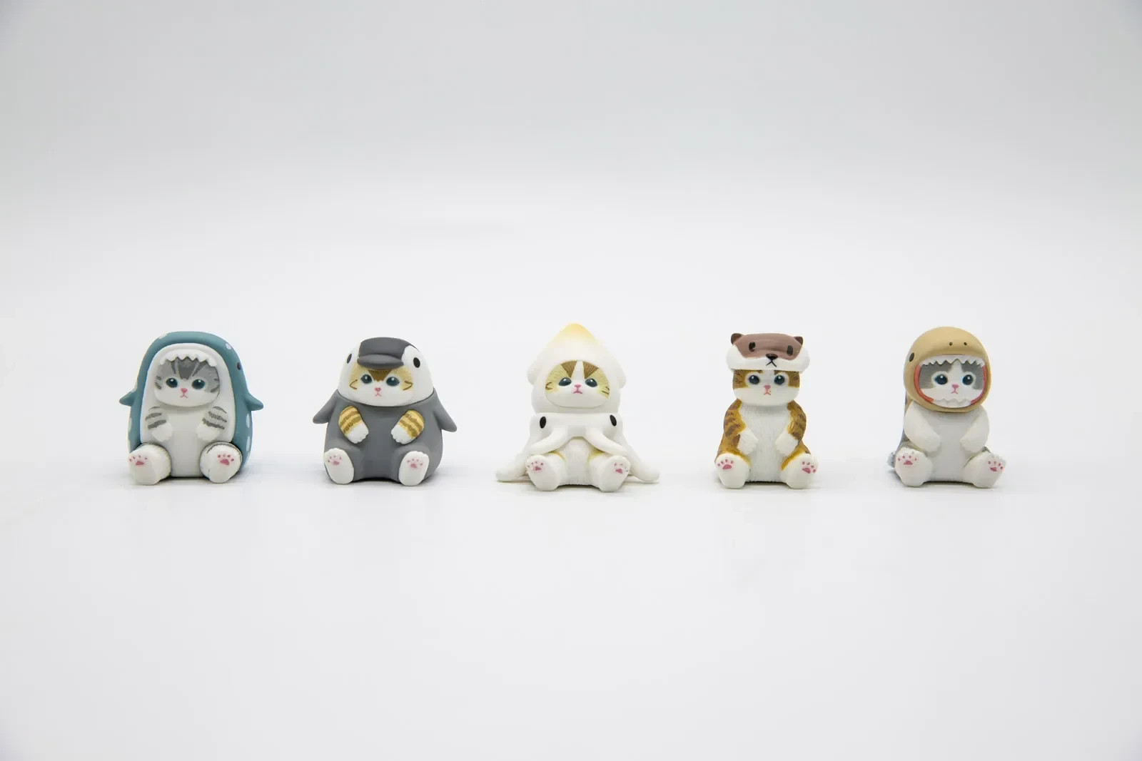 Random one Mofusand Cats Wearing Marine Organism Clothes Blind Box Cute Action