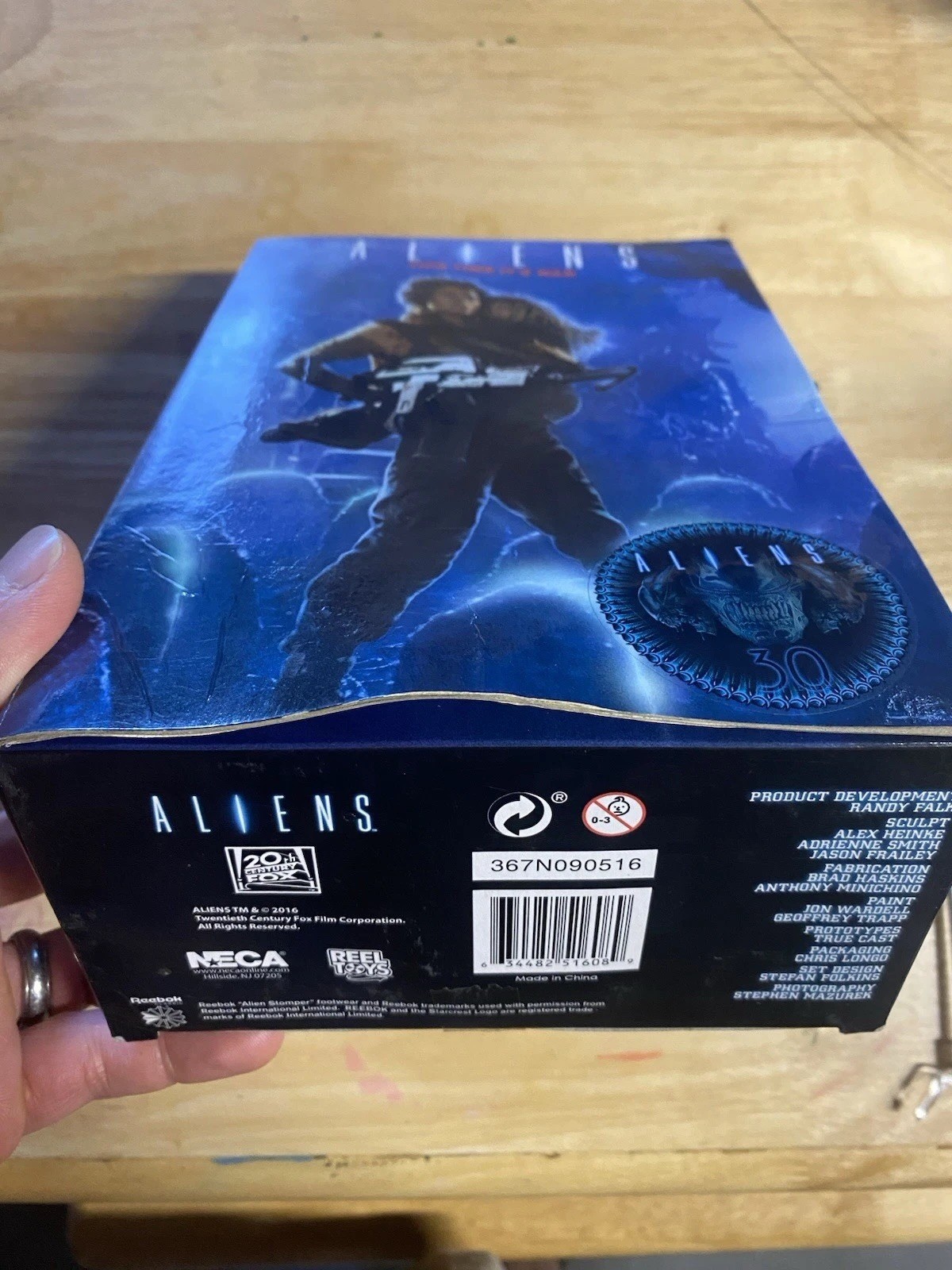 NECA- Aliens : Alien Queen / “Resucing Newt” *Complete With Original Packaging*