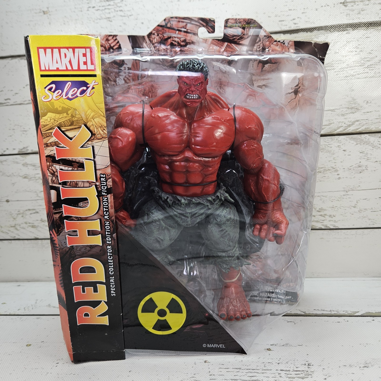 Diamond Select Marvel Select Red Hulk 2019 9&Prime; Adjustable Action Figure Read