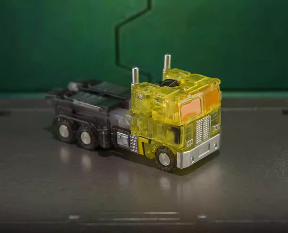 DR.Wu Customs DW-E23S TACTICAL COMMANDER Ultra Magnus Transparent Yellow Figure