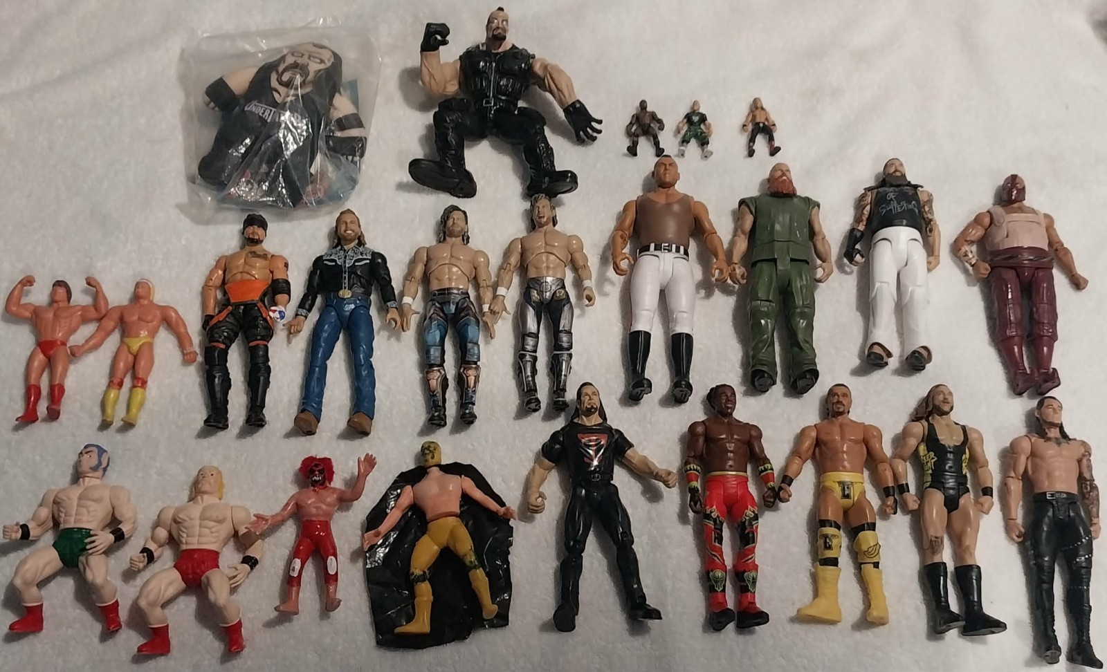Lot Of 24 WWE Wrestling Basic 7” Action Figures And Others