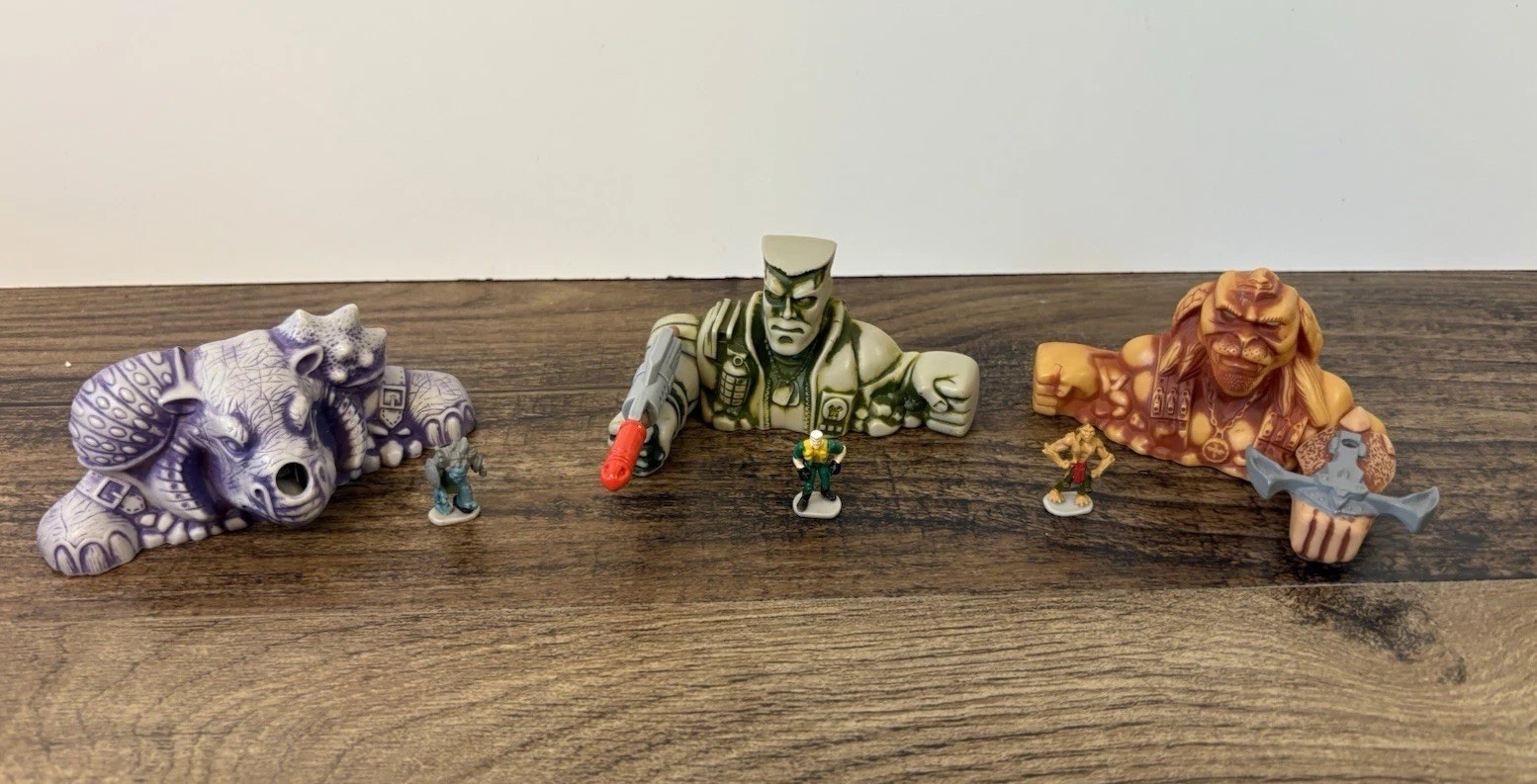 Vintage Small Soldiers Micro Mini Figures & Playsets Archer Chip Gorgonite
