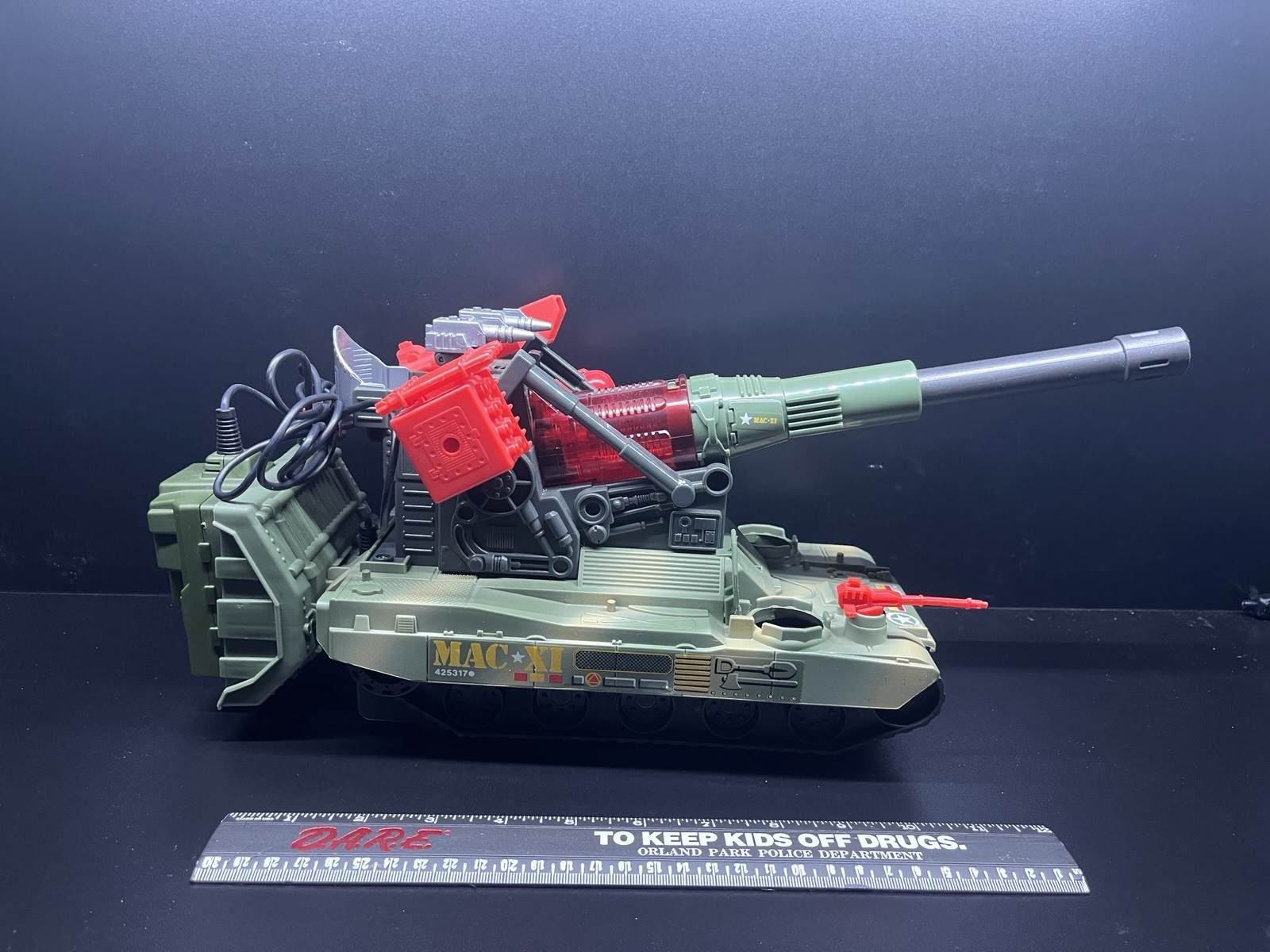 1980&rsquo;s ARCO MAC*XI REMOTE CAP FIRING TANK BATTERY TANK VINTAGE TOY