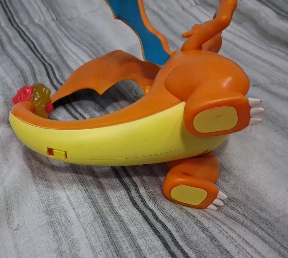 2021 Pokémon Flame & Flight Charizard Deluxe Tested Works Smoke-Free Clean