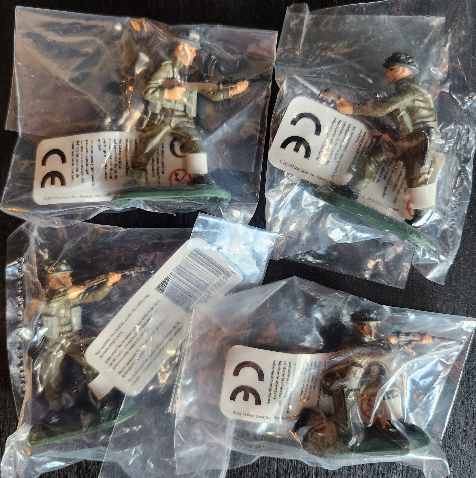 BRITAINS DEETAIL UK ARMY/ MARINES SET OF 4 MODERN PLASTIC W/METAL BASE NEW