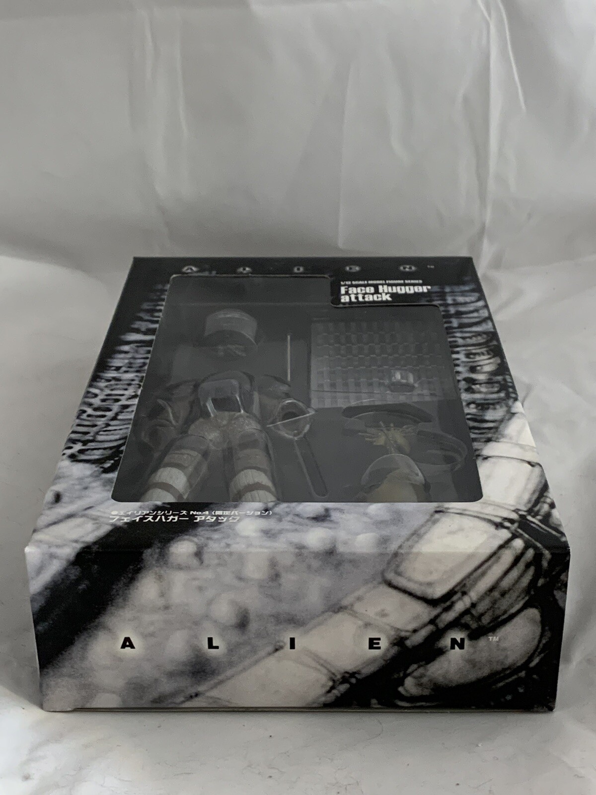2002 ALIEN 1/12 Scale Model Figure Series – FACE HUGGER ATTACK – NEW Sealed