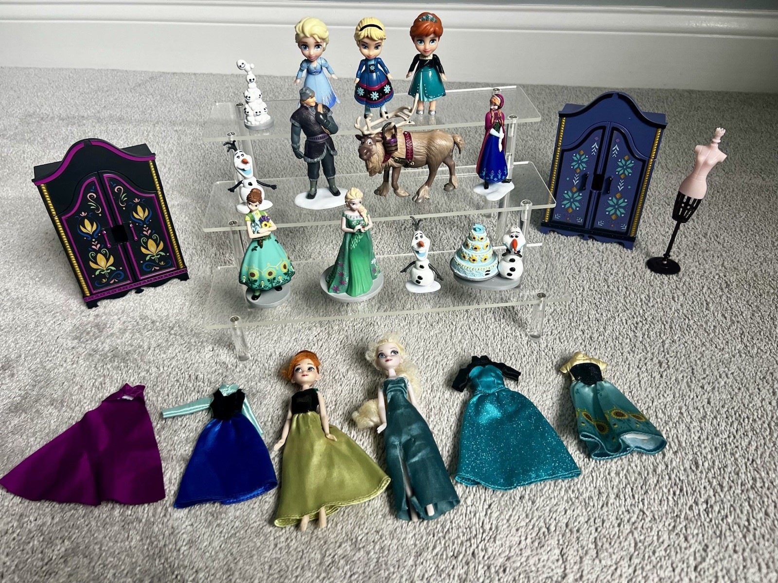 Lot 21 Disney Frozen Movie Figures/Closets/Dolls PVC Olaf Anna Elsa Sven Toys