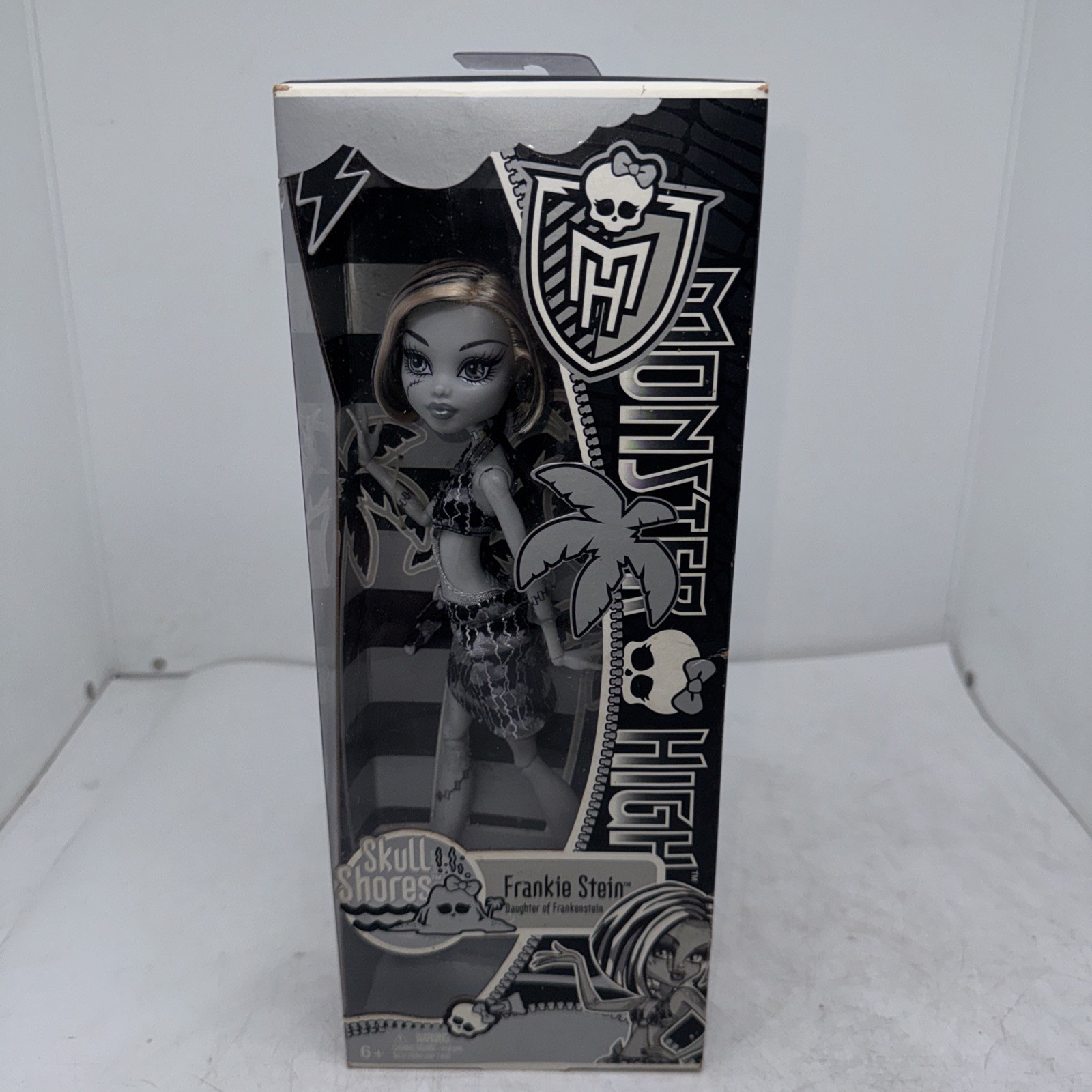 Monster High 2011 Frankie . Possible Accessories Missing? Light Box Wear