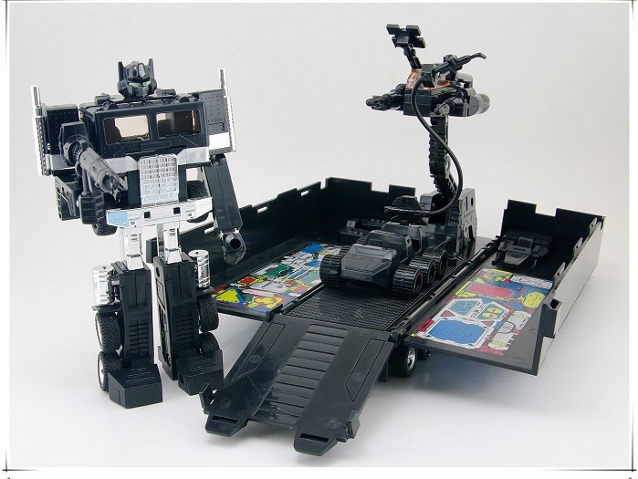 Transform G1 Optimus prime Black mint car metal front action figure MISB Gift