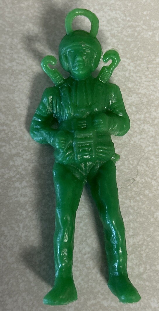 Vintage 1960’s Ray Plastics 3&Prime; Green Paratrooper Figure No Parachute