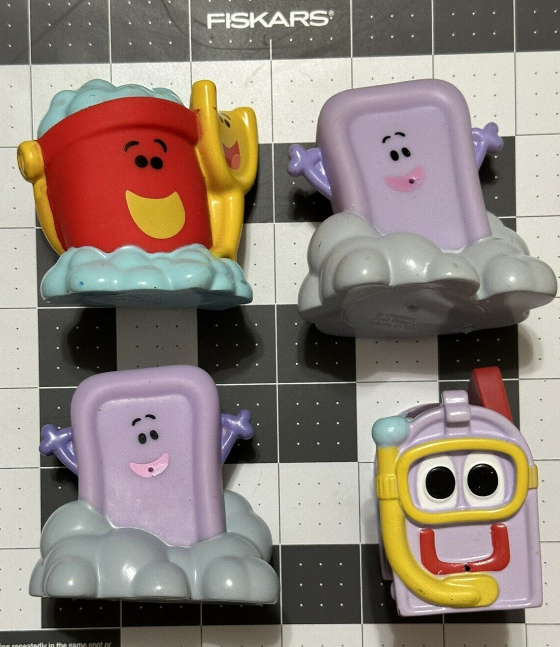 Blue Clues Lot Of 4 Bath Squirter Toys Shovel and Pail Slippery Soap Mailbox