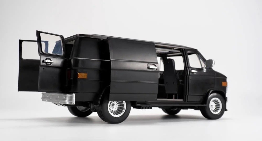 US Seller [MIB] Ramen Economical Vans REV02 Black 1/12 Scale Vehicle