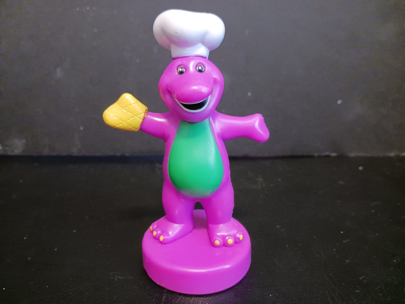 Vintage 1997 Lyon&rsquo;s Group 3.5&Prime; Barney The Dinosaur Cookie Stamp Chef Baker PVC