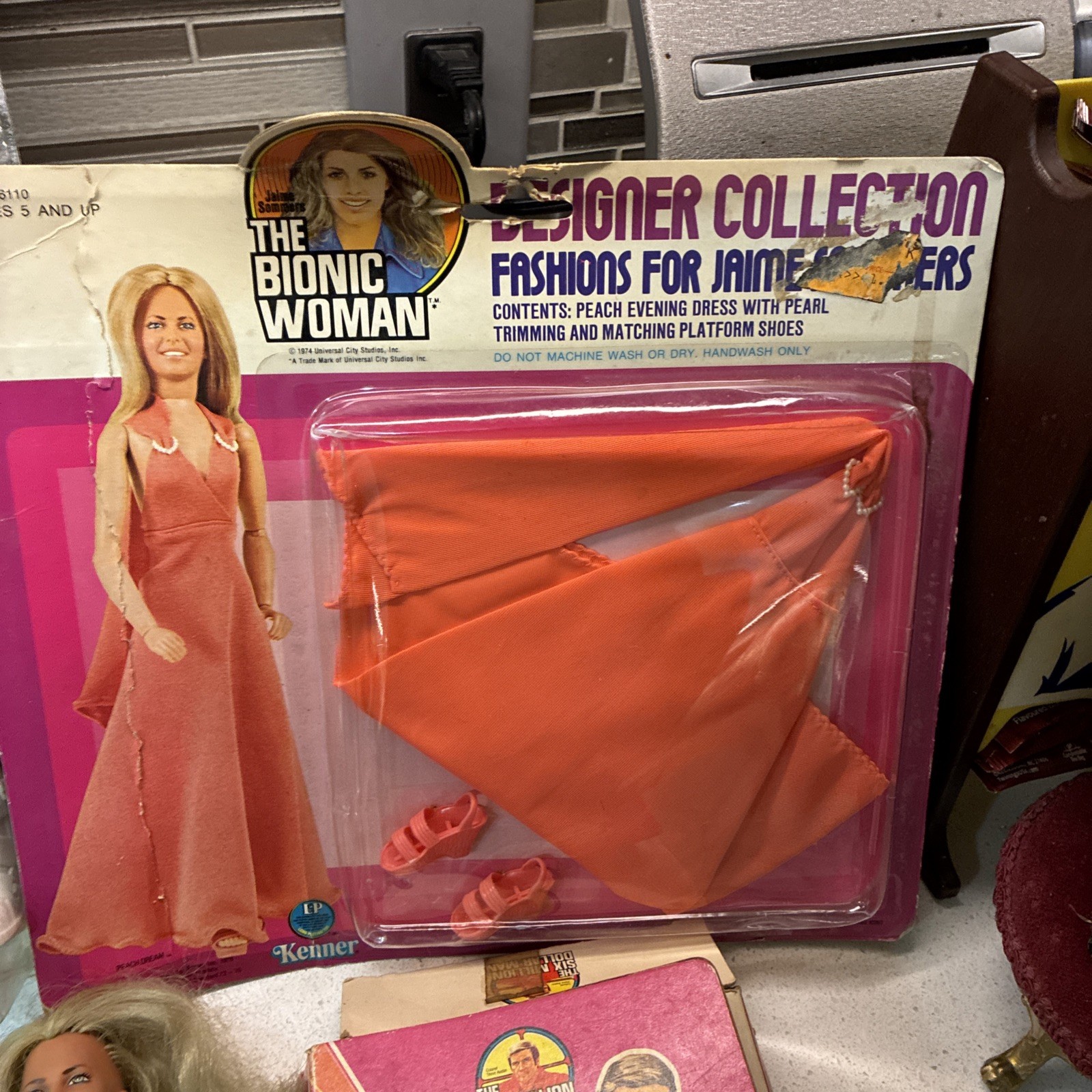 1973 Kenner Bionic Man, Bionic Woman & Maskatron, 2 Outfits, & Critical Arm IP