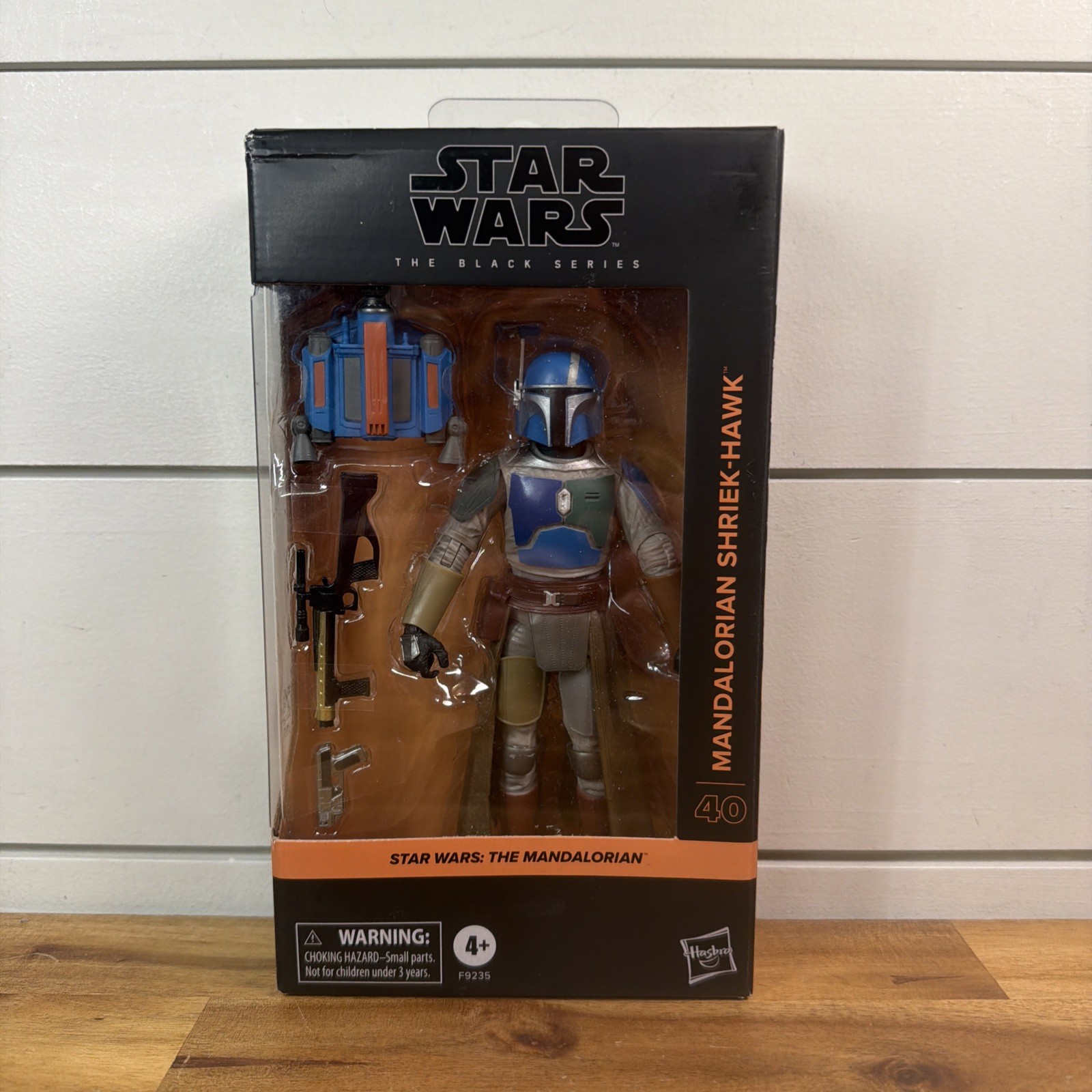 Star Wars Black Series Figure Mandalorian Shriek-Hawk Figure Box wear Ships Fast