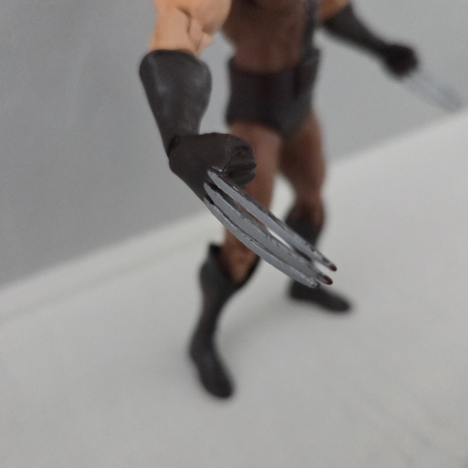 Marvel Wolverine Diamond Select Brown Suit Samurai w/ Stand Logan X-Men Mutant