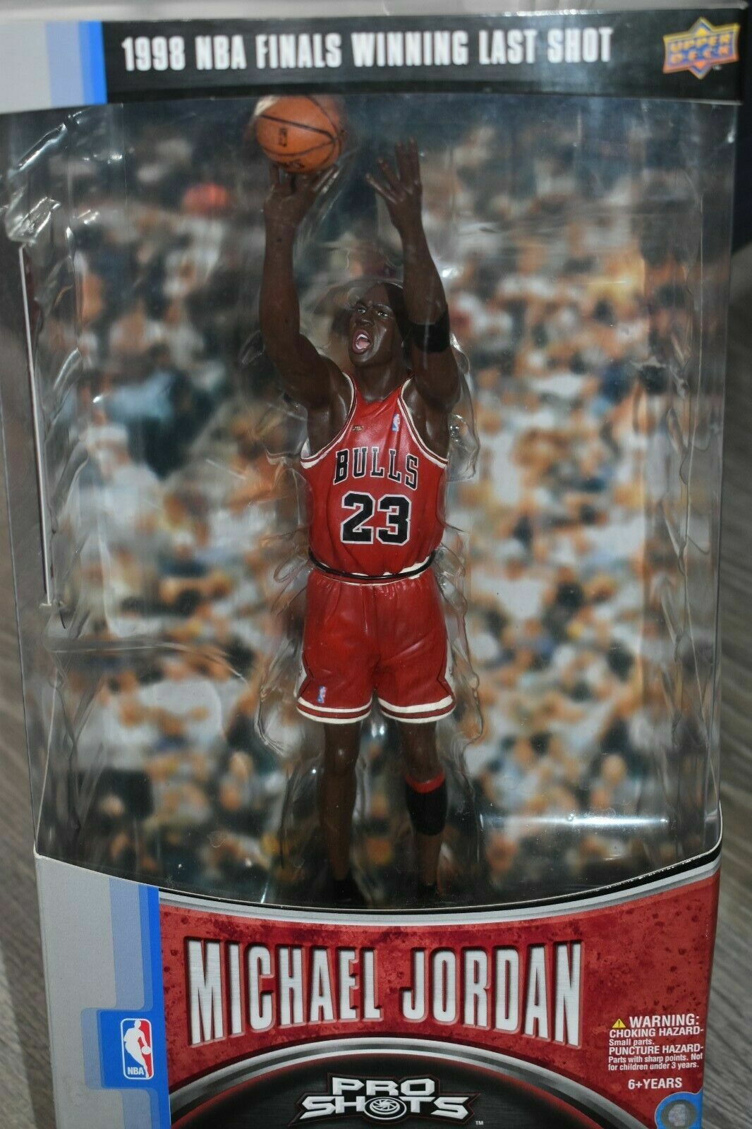 McFarlane Michael Jordan 1998 NBA Finals Winning Last Shot 8&Prime; Figure