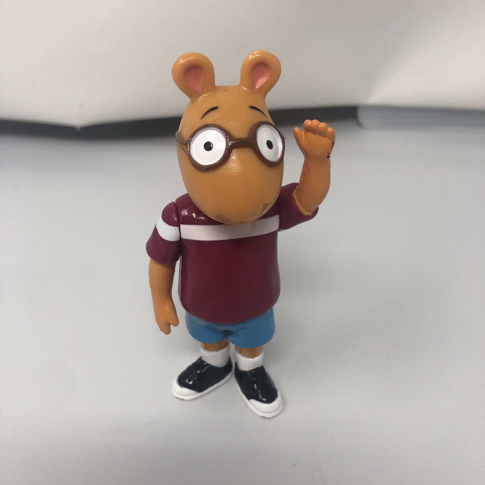 PBS Marc Brown Arthur Aardvark 4&Prime; Tall PVC Action Figure Hasbro 1996 Shorts
