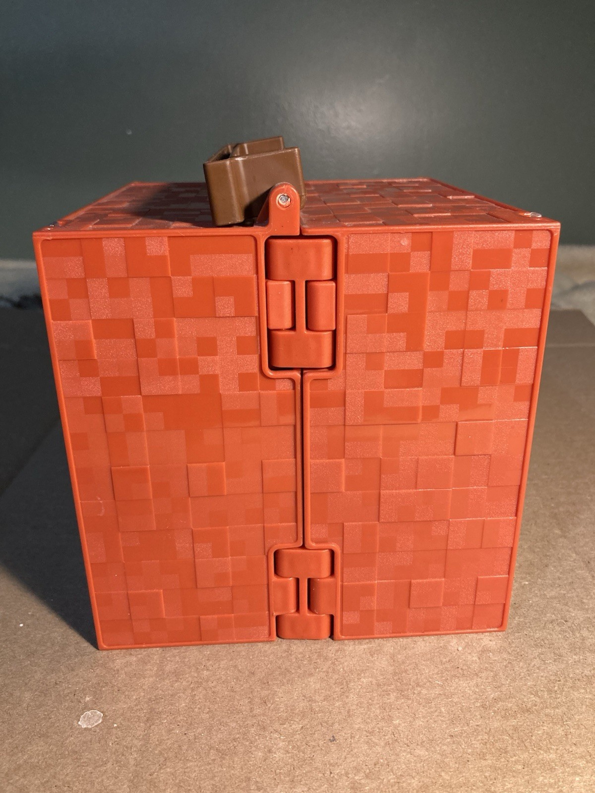 Mattel Minecraft 32 Mini Figures Red Brown Case Storage Cube 2014