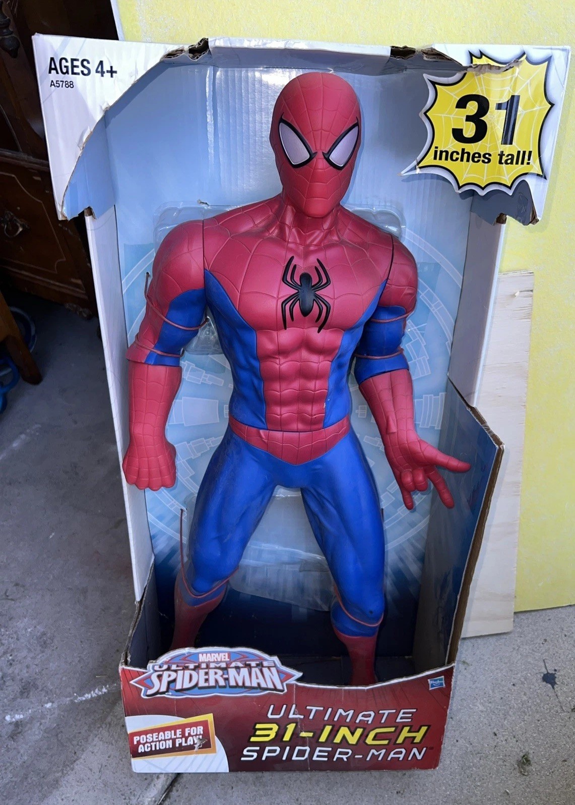 Marvel Spiderman Ultimate 31&Prime; Inch Action Figure Poseable Large Huge 2013 Hasbro