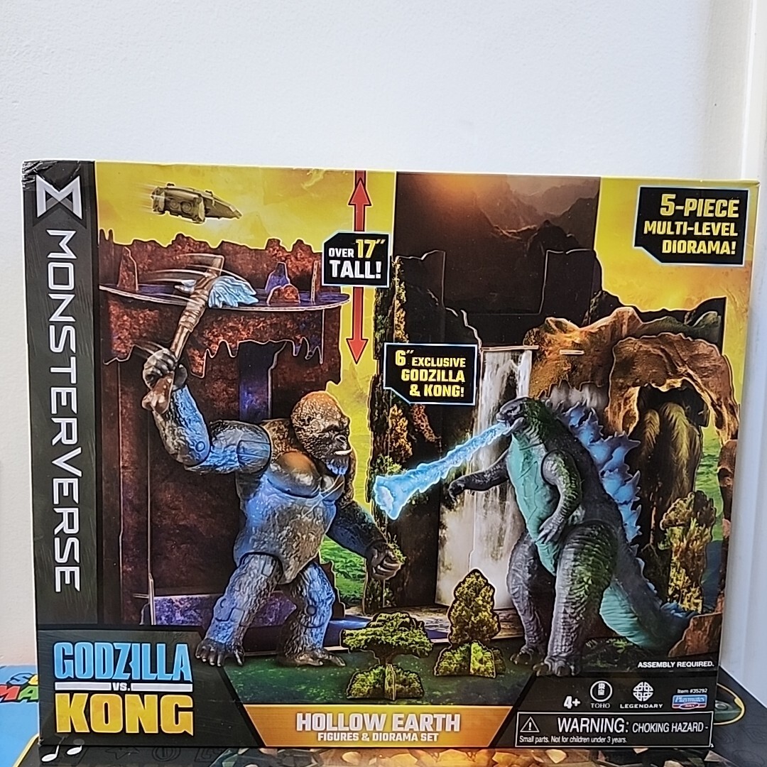 GODZILLA VS. KONG Hollow Earth 6&Prime; Figures & 5-Piece Diorama MonsterVerse Exclusi