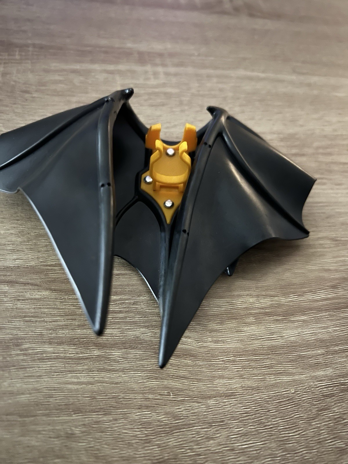 BATMAN FOREVER DELUXE ATTACK WING BATMAN POWER FLEX ATTACK CAPE 1995