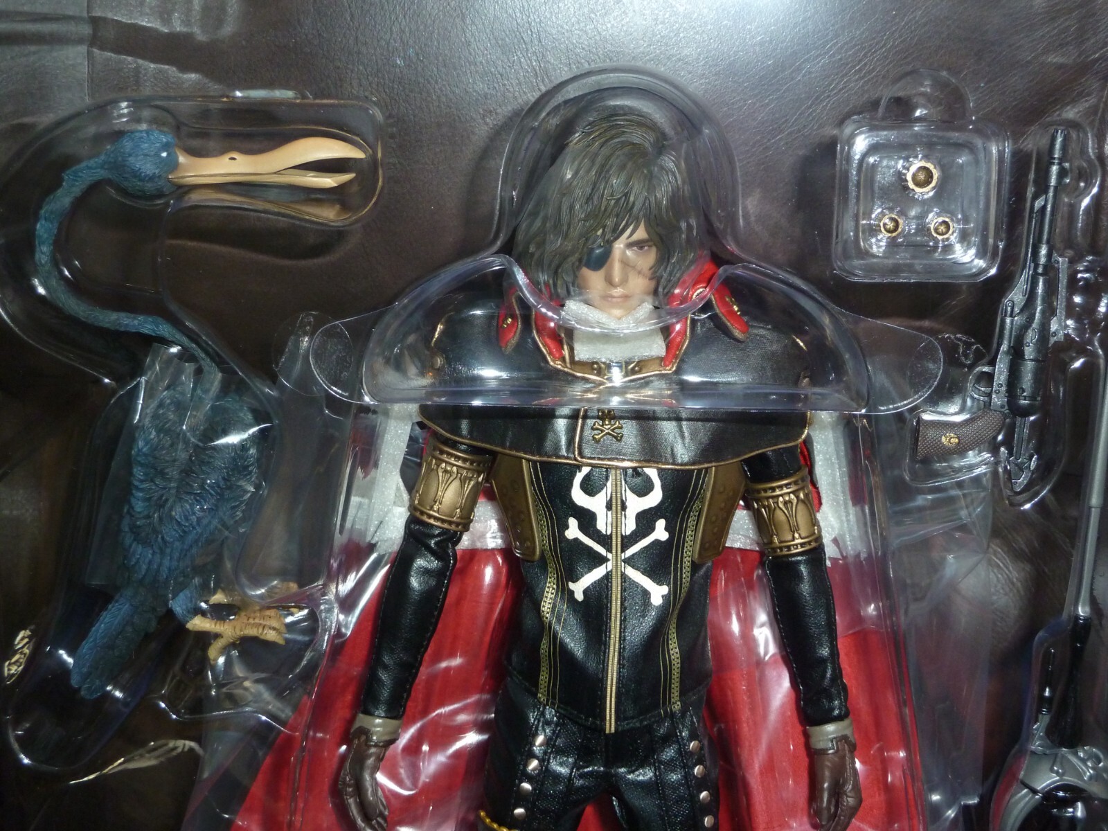 CAPTAIN HARLOCK SPACE PIRATE WITH THRONE OF ARCADIA 12 INCH FIGURE HOT TOYS 2014