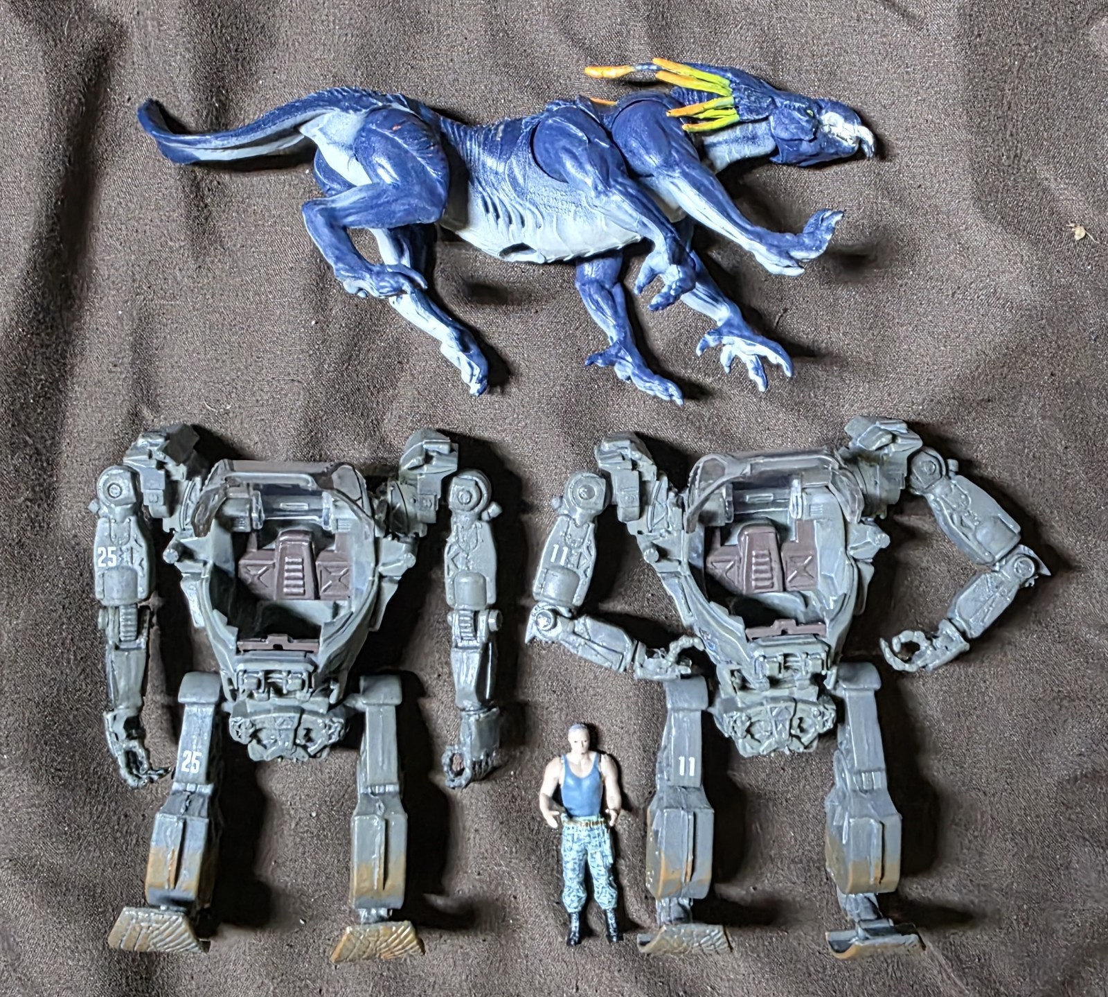Mcfarlane Toys Avatar 2022 Amp Suit X 2 And Thanator & Col Quaritch 4 Inch